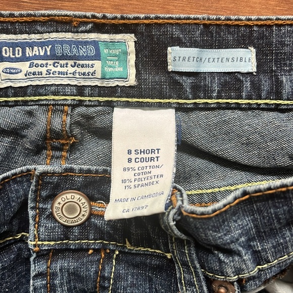 Old Navy Woman’s Jeans Bootcut Stretchy Size 28 or 8 short - Picture 2 of 7